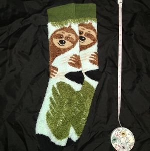 4/$20🧁Sloth Hug Fuzzy Socks